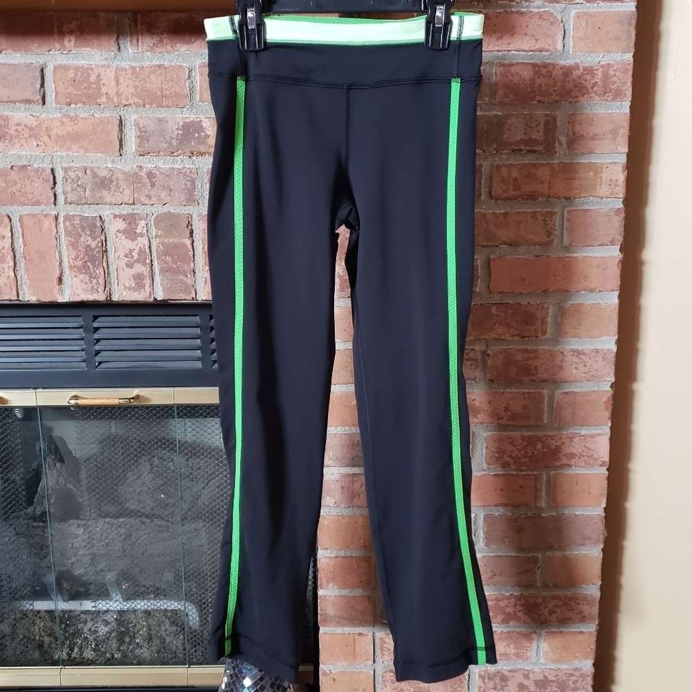 Lululemon Run: Rise And Shine Black w/ Green Stripe Crop Pants